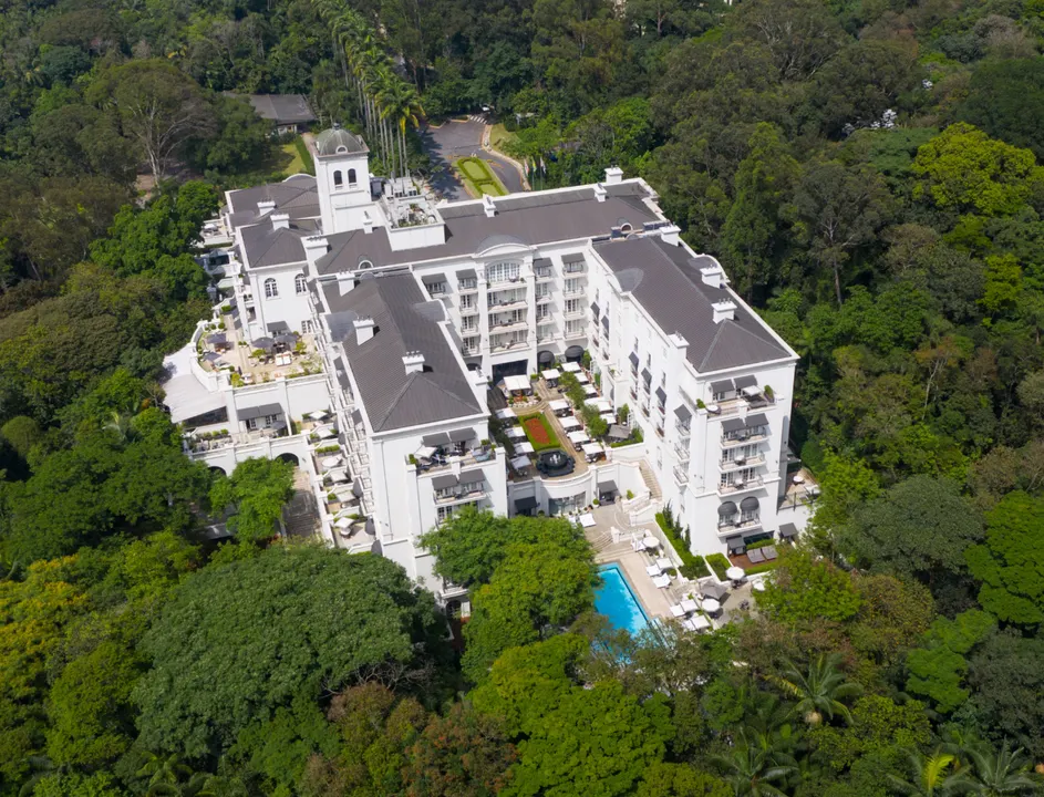 Palácio Tangará junto ao Parque Burle Marx